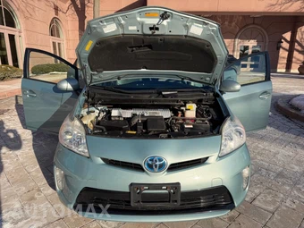 2013 Toyota Prius Four - miniatura 9