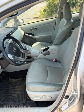 2013 Toyota Prius Four - miniatura 10