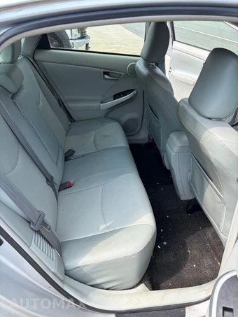 2013 Toyota Prius Four - miniatura 12