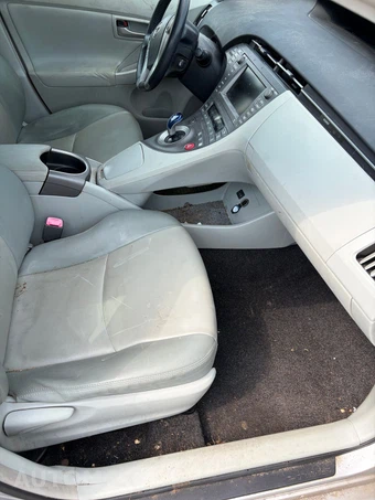 2013 Toyota Prius Four - miniatura 13