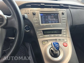 2013 Toyota Prius Four – miniatura 11
