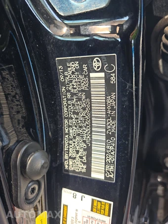 2013 Toyota Prius Four – miniatura 14