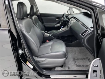 2013 Toyota Prius Four - miniatura 14