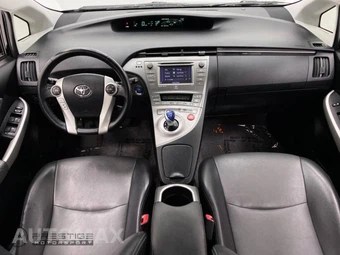2013 Toyota Prius Four - miniatura 19