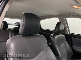 2013 Toyota Prius Four - miniatura 31