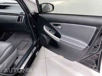 2013 Toyota Prius Four - miniatura 36
