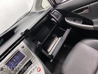 2013 Toyota Prius Four - miniatura 46
