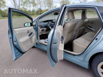 2013 Toyota Prius Four - miniatura 13