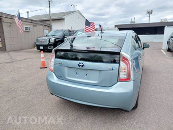 2013 Toyota Prius Four - miniatura 4