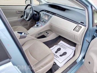 2013 Toyota Prius Four - miniatura 6