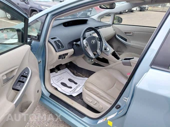 2013 Toyota Prius Four - miniatura 8