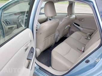 2013 Toyota Prius Four - miniatura 9