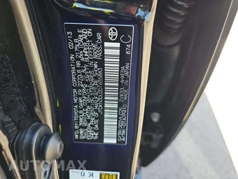 2013 Toyota Prius Persona Series - miniatura 2