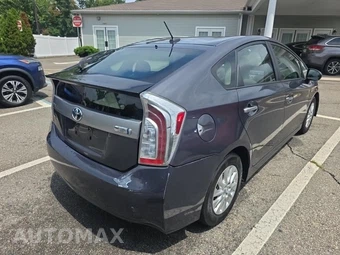 2013 Toyota Prius Plug-In Hybrid - miniatura 4