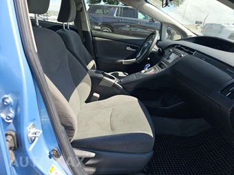 2013 Toyota Prius Plug-In Hybrid – miniatura 8