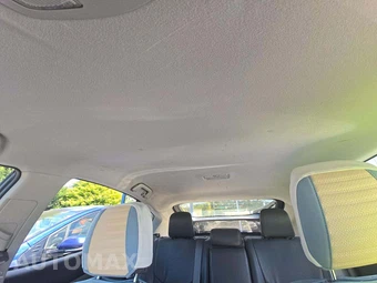 2013 Toyota Prius Plug-In Hybrid - miniatura 11