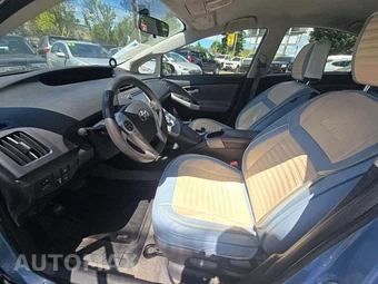 2013 Toyota Prius Plug-In Hybrid - miniatura 6