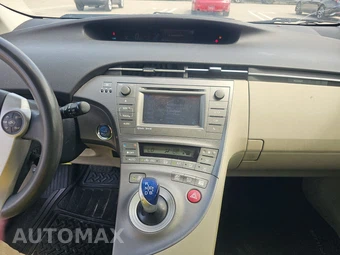 2013 Toyota Prius Three – miniatura 11
