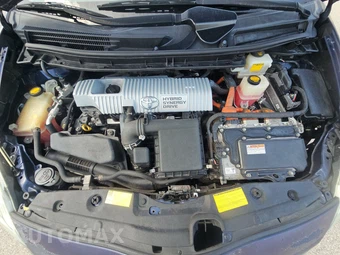 2013 Toyota Prius Three – miniatura 15