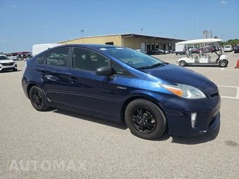 2013 Toyota Prius Three – miniatura 3