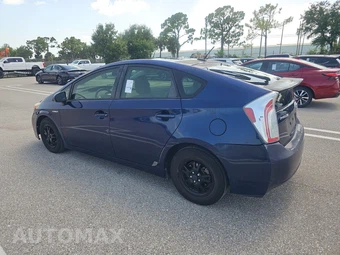 2013 Toyota Prius Three – miniatura 6