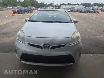 2013 Toyota Prius Three - miniatura 2