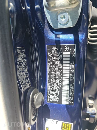 2013 Toyota Prius Three – miniatura 15