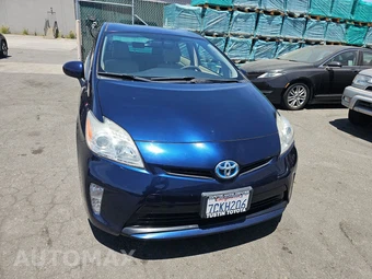 2013 Toyota Prius Three – miniatura 2