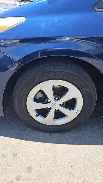 2013 Toyota Prius Three – miniatura 20