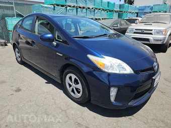 2013 Toyota Prius Three – miniatura 3