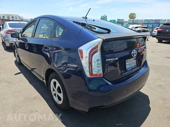 2013 Toyota Prius Three – miniatura 6