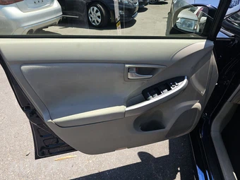2013 Toyota Prius Three – miniatura 9