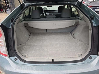 2013 Toyota Prius Two – miniatura 14