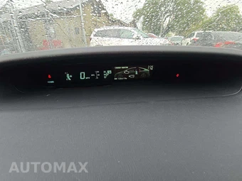 2013 Toyota Prius Two – miniatura 9