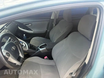 2013 Toyota Prius Two – miniatura 5