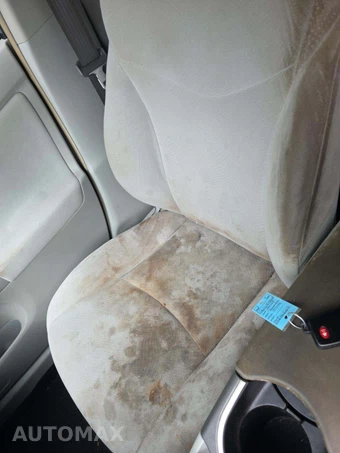 2013 Toyota Prius Two – miniatura 22