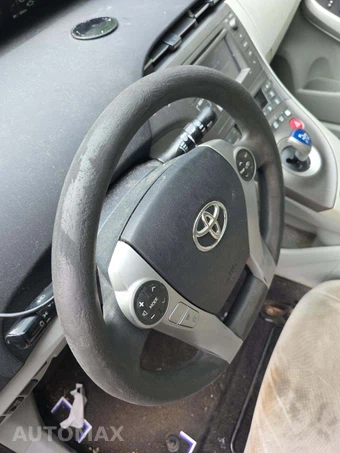 2013 Toyota Prius Two – miniatura 23
