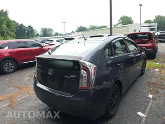 2013 Toyota Prius Two – miniatura 3