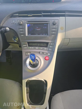 2013 Toyota Prius Two – miniatura 11