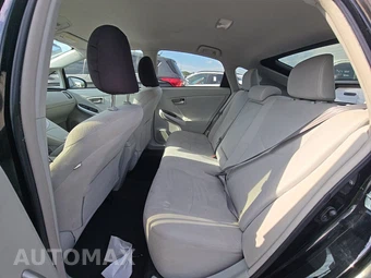 2013 Toyota Prius Two – miniatura 13