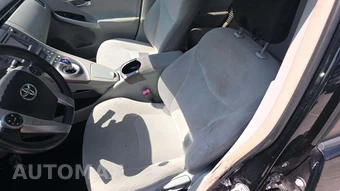 2013 Toyota Prius Two – miniatura 28