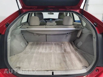 2013 Toyota Prius Two - miniatura 20