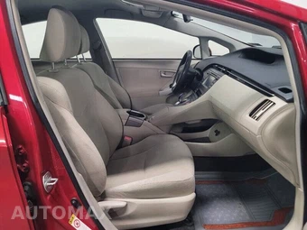 2013 Toyota Prius Two - miniatura 24