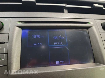 2013 Toyota Prius Two - miniatura 9