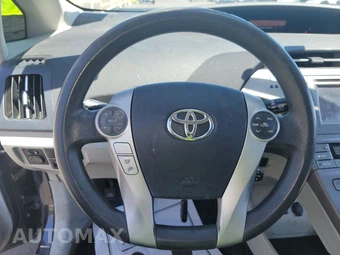 2013 Toyota Prius Two - miniatura 10