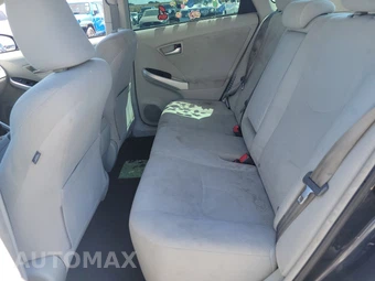 2013 Toyota Prius Two - miniatura 13