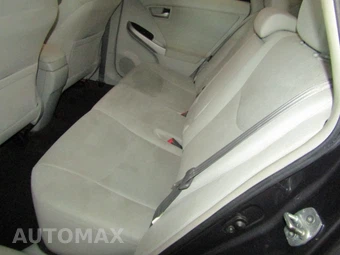 2013 Toyota Prius Two – miniatura 18