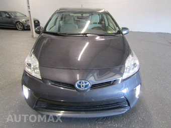 2013 Toyota Prius Two – miniatura 2