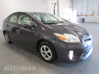 2013 Toyota Prius Two – miniatura 3
