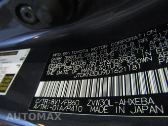 2013 Toyota Prius Two – miniatura 8